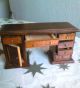 Puppenstuben - Schreibtisch,  Holz Antiker Stil Mit Ausziehb.  Schubladen U.  Griffen Alte Berufe Bild 1