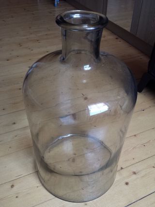 Alter Weinballon,  Glassgefäß 30liter Bild