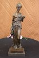 Skulptur Bronze Unterzeichnete Milo Junge Mädchen Mit Römischen Becher Wein Antike Bild 1