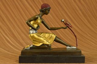 Bronze Skulptur Mädchen Mit Papagei Kunst Figur Von Haus Dekoration Bild