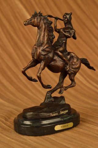 Skulptur Bronze Remington Krieg Art Deco Ureinwohner Amerikas Reitet Pferd Bild
