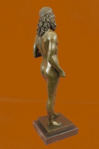 Statue Bronze Griechische Mythologie Art Deco Nackter Mann Statue Auf Marmor Bild