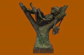 Heim Dekoration Von Art Taylor Jungen Lesend In Baumkrone - Bronze Skulptur Bild
