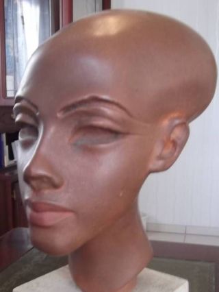 Ägyptischer Pharao Gott Tut - Ench - Amun Figur Maske Büste: Prinzessin Merit - Aton Bild