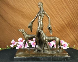 Skulptur Marmorstatue Signiert Ernst Seger Natives Indisches Mädchen Hund Bronze Bild