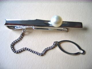 Formvollendeter Krawattenhalter,  Krawattenklammer,  Silber,  Akoya Zuchtperle Bild