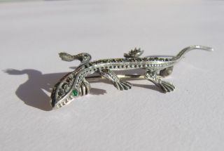 Alte Brosche 835 Silber Salamander Eidechse Smaragd Augen & Markasiten Nachlass Bild