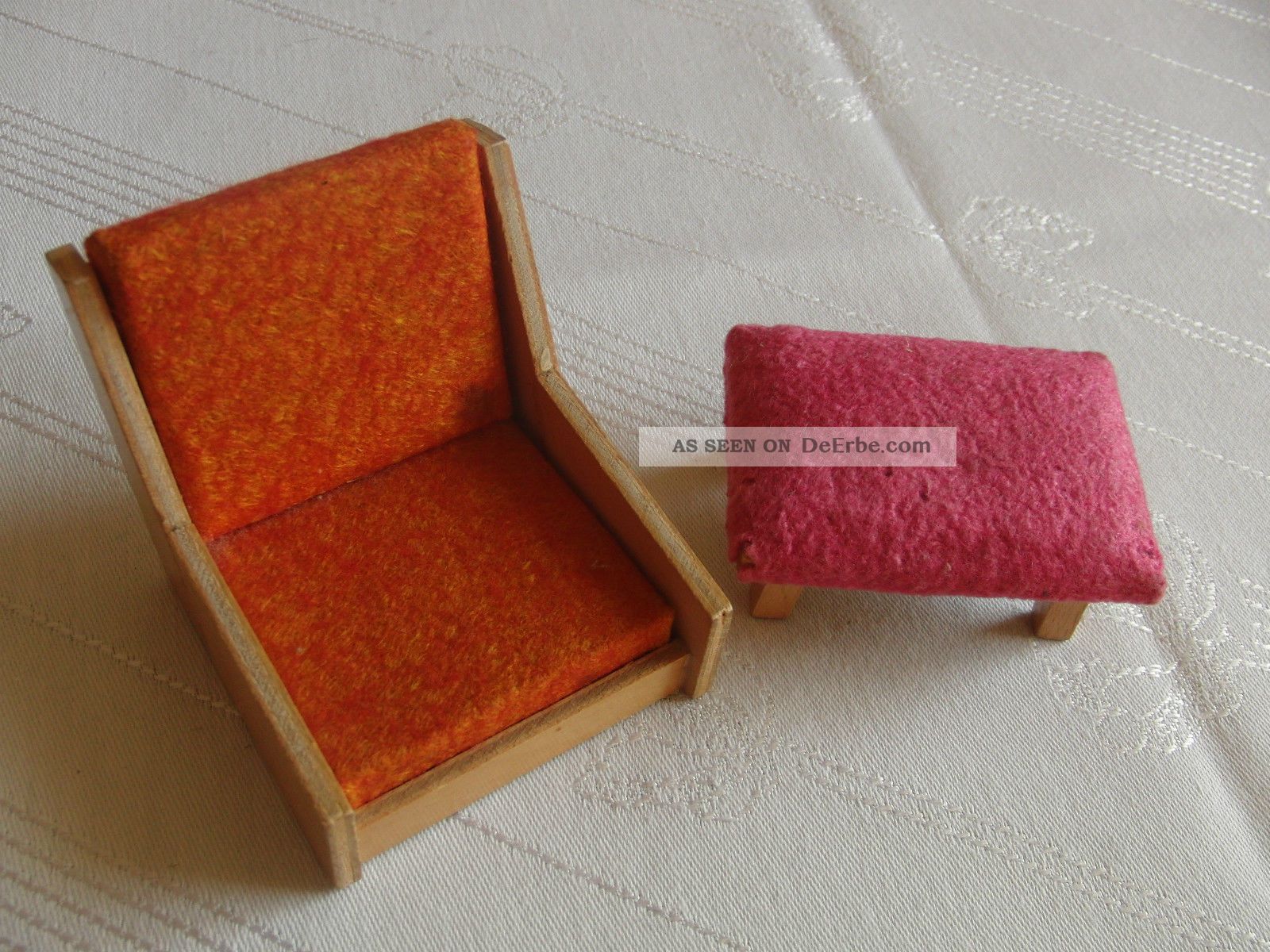 puppenmutti_puppenstube_mbel_wohnzimmer_holz_filz_hocker_sessel_50iger_60iger_2_lgw
