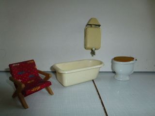 Badezimmer Toilette Wc Badewanne Wärmwasserboiler Kibri Puppenmöbel Crem Weiß Bild