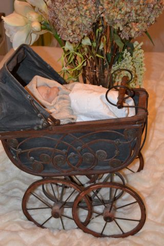 So Süß Antiker Puppenwagen Mit Babypupperl Selten Schön Shabby Chic Deko Bild
