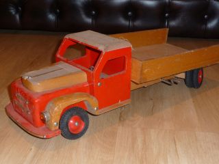 Antikes Spielzeugauto,  Holzspielzeug,  Holzauto,  Antikspielzeug,  Baufahrzeug,  Lkw Bild