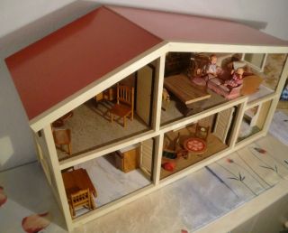 Lundby Puppen - Haus Mit Möbel Biege - Puppen Holzmöbel Einrichtung Bad Stube Bild