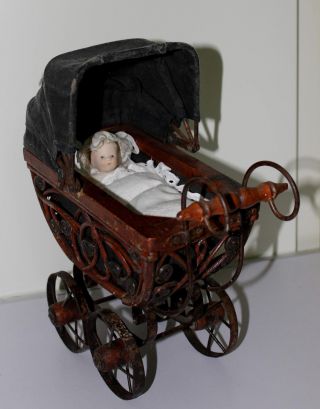 Nostalgisches Puppenwagen Mit Neuer Bettwäsche & Porzellankopf Baby Bild