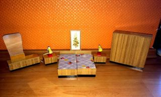 Alte Schlafzimmer Möbel Puppenstube Puppenhaus Mit Nachttischlampen Bild