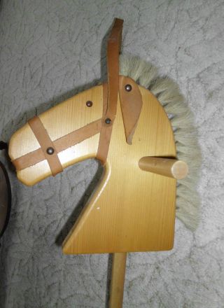 Holzpferd,  Rollen,  Keine Gebrauchsspuren,  1,  05 Cm Hoch,  Reine Handarbeit, Bild