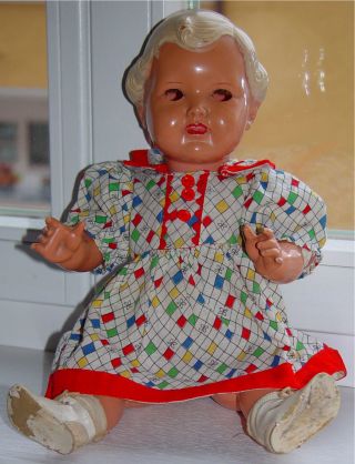 Puppe Der Marke Storch Mit Kleidchen 50er Jahre Bild