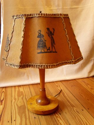 Schöne Alte Tischlampe Holzfuß Kirschholz Ca.  1930 Zwei Schirme Dazu Für Bastler Bild