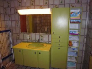 Badezimmer Möbel Moosgrün Retro 70er Jahre Bild