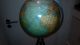 Großer Tripot Globus - - Stativ - Um 1950 - Columbus - Pappkugel Bis 180 Cm Hoch Wissenschaftliche Instrumente Bild 4
