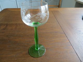 Weinglas Aus Uranglas Bild