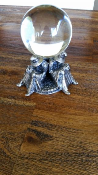 Zinnlegierung Mit Einer Kristallkugel Das Die Zeit Der Tudors Darstellt. Bild