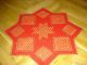Handgearbeiteter Stern Mit Hardanger – Stickerei,  Roter Glitzerstoff 50 X 50 Cm Tischdecken Bild 3