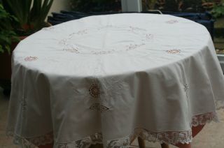 Traumhaft Schöne Runde Leinen Tischdecke Weißstickerei Handarbeit Blumen Blätter Bild