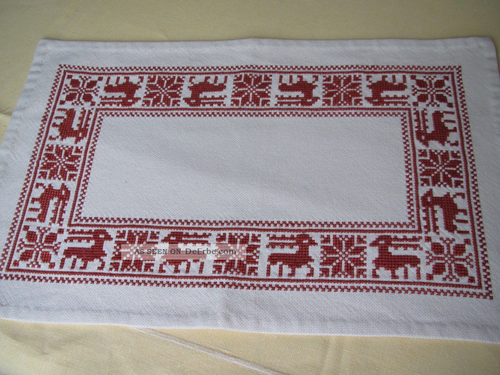 Tischdecke Platzdeckchen Handarbeit Kreuzstich Hirsche Rot Auf Beigem Leinen Top Tischdecken Bild