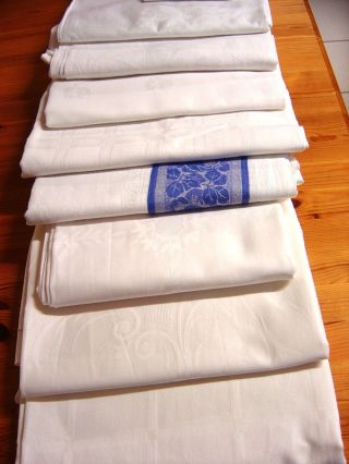 9 Alte Damast - Tischdecken,  Weiß,  Verschiedene Größen Und Einwebmuster Bild