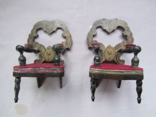 2 Teile Puppenstubenmöbel Für Die Puppenstube Um 1880 Bild