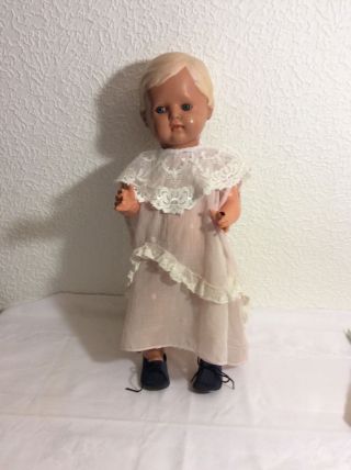 Puppenkleid Antik Um 1950 Aus Zartem Stoff Und Echter Spitze Bild