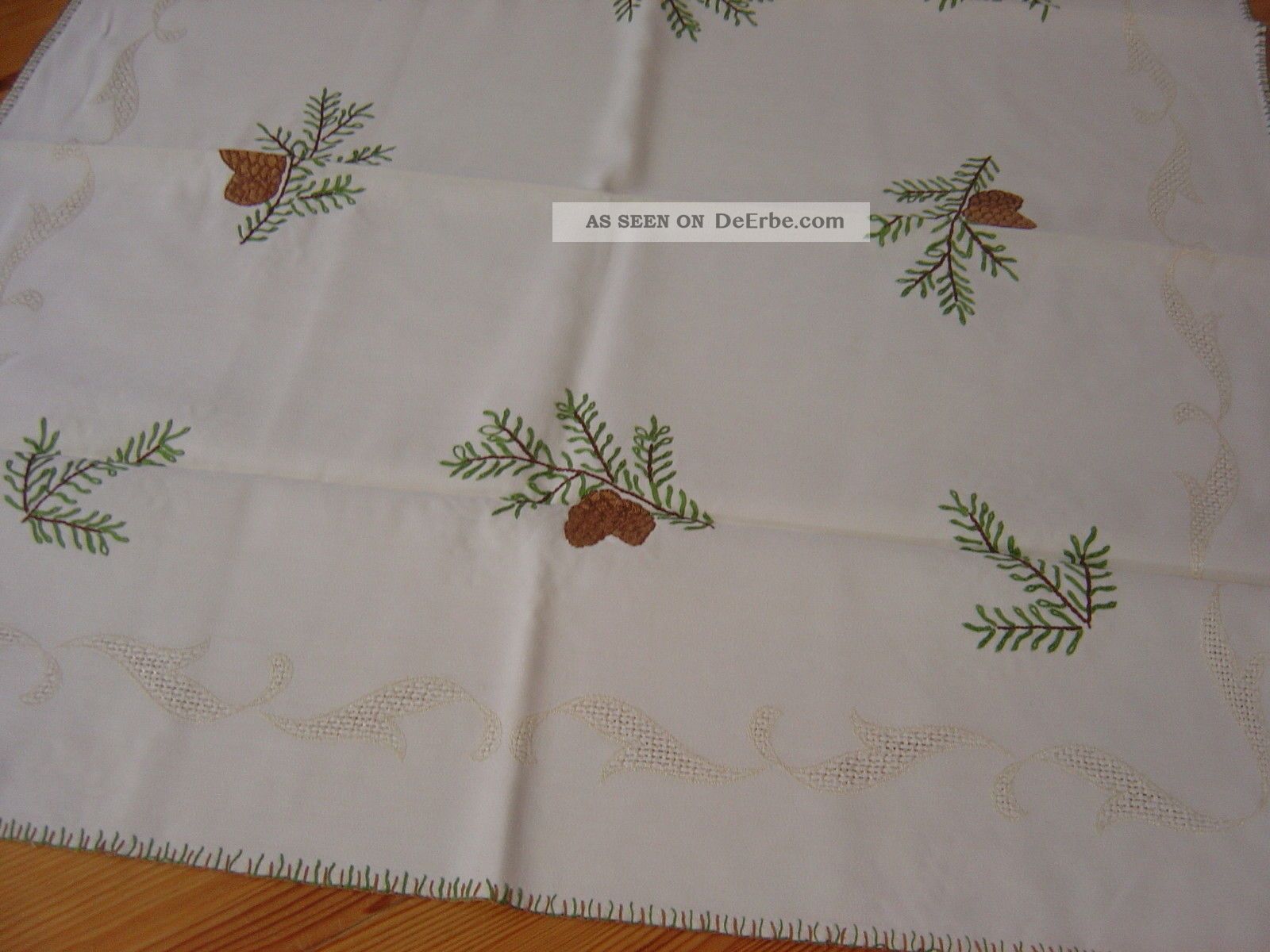 Alte Satin - Weihnachtsdecke,  Creme - Weiß,  Stickerei,  Handarbeit,  72 X 74 Cm Tischdecken Bild