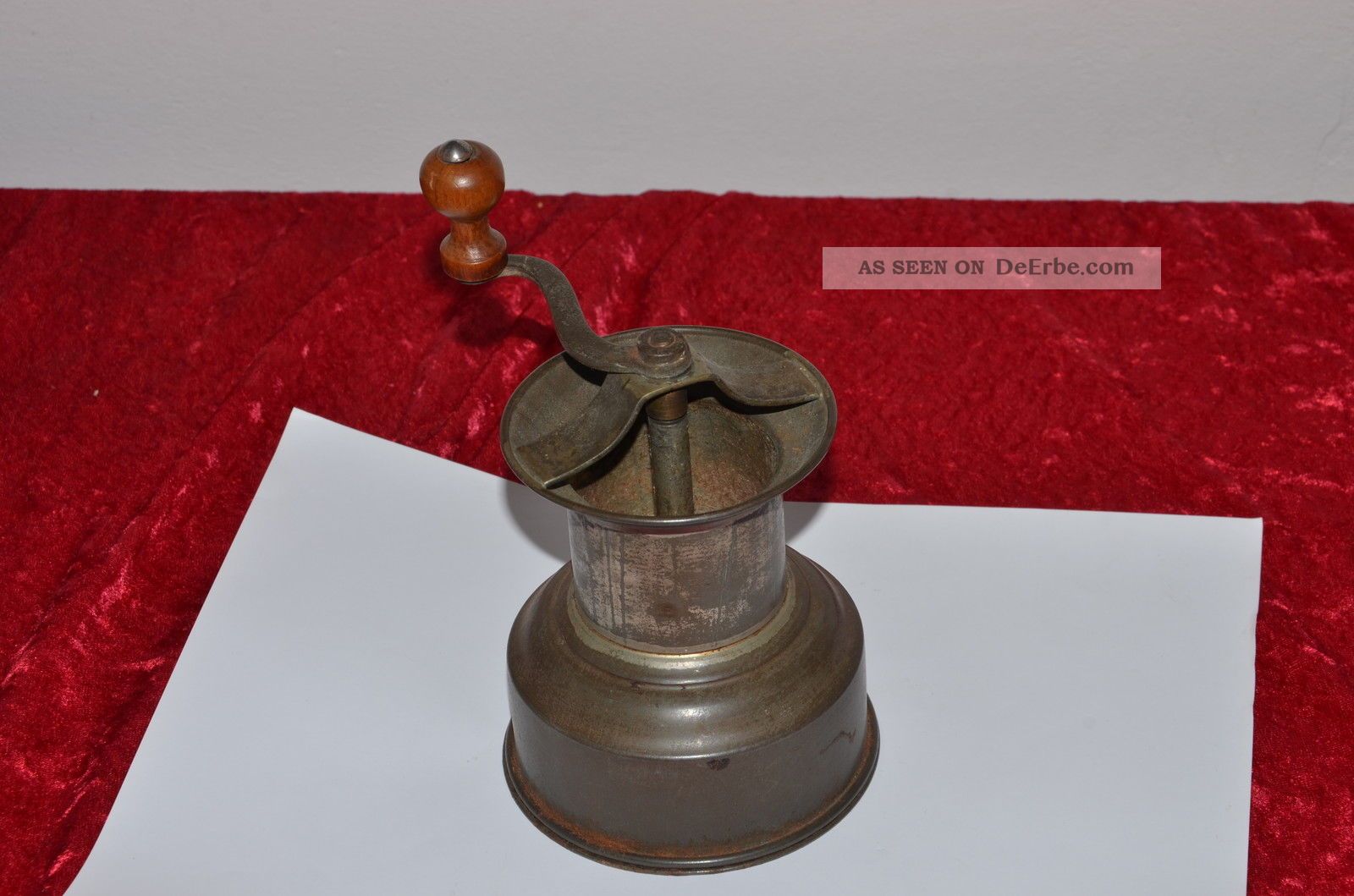 Seltener Antik MÜhle Nußmühle ?? Blech MÜhle H = 17 Cm,  Unten D = 10 Cm Haushalt Bild