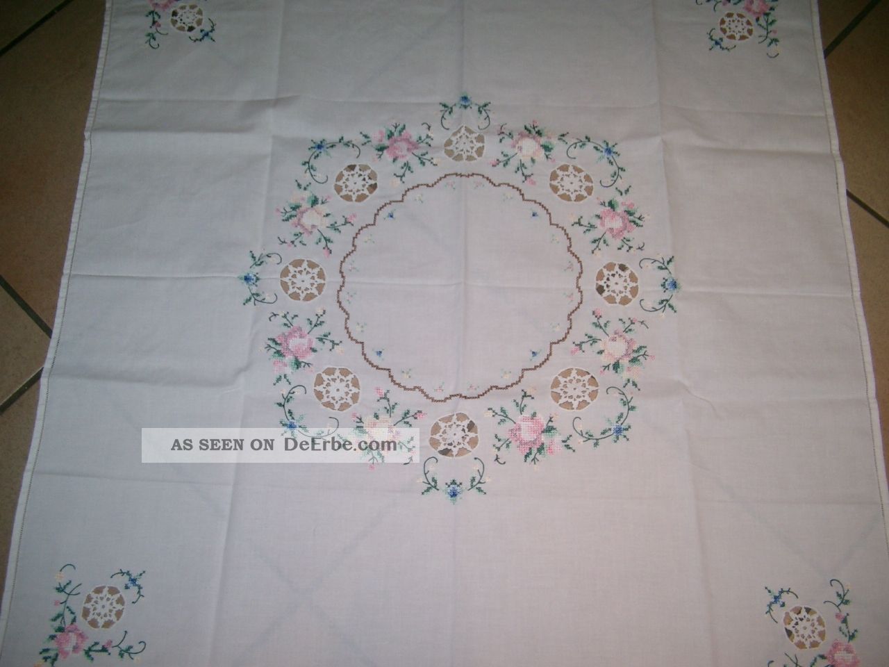 Tischwäsche,  Tischdecke,  Mitteldecke,  Leinen,  Handarbeit,  Rosen,  Sterne Tischdecken Bild