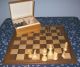 Altes Schachspiel Aus Holz_komplett: Schachbrett,  32 Figuren In Holzschatulle Gefertigt nach 1945 Bild 1