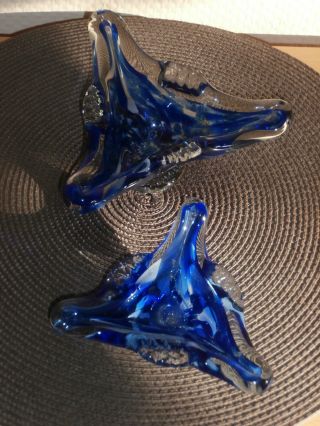 Zwei Murano Aschenbecher In Verschiedenen Größen Klarglas / Blau Bild