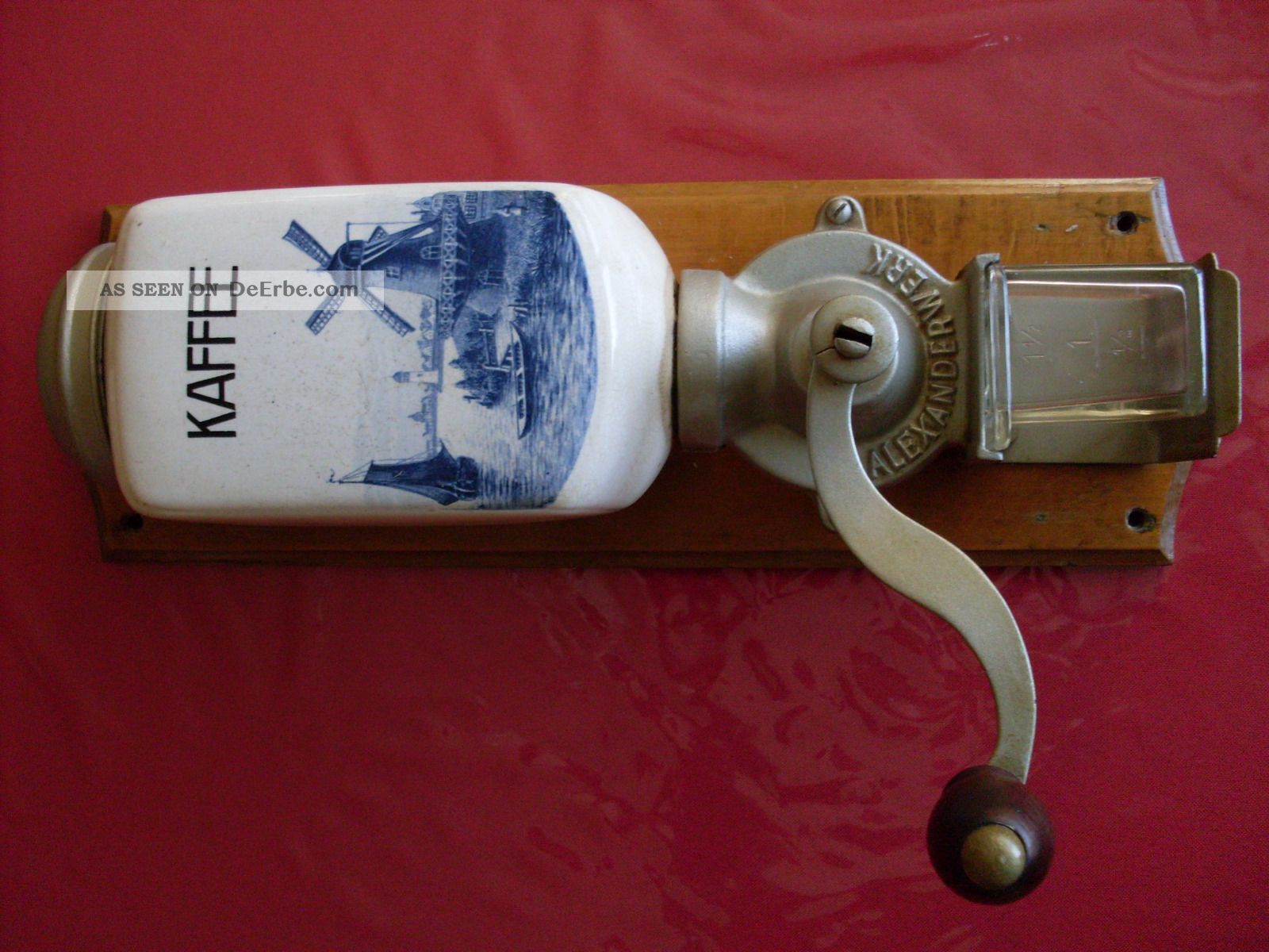 Wandkaffeemühle Von Ca.  1920 - 1930,  Windmühlenmotiv,  Funktionsfähig Haushalt Bild