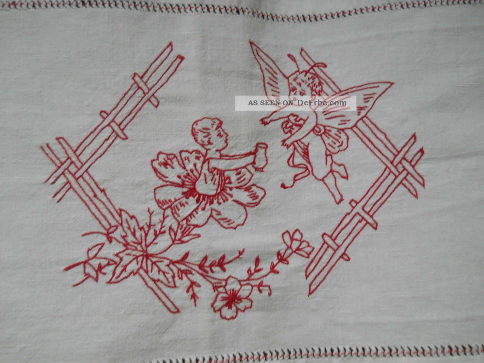 Wandbehang Mit Roter Stickerei – Feines Leinen Tischwäsche Bild