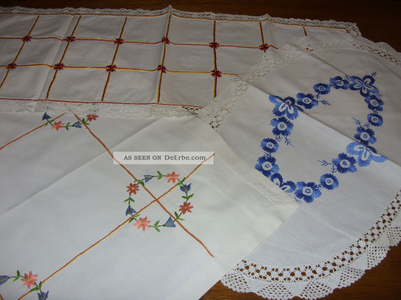 3 Handgestickte Läufer Tischdeckchen Teils Mit Spitze Retro Vintage Tischwäsche Bild