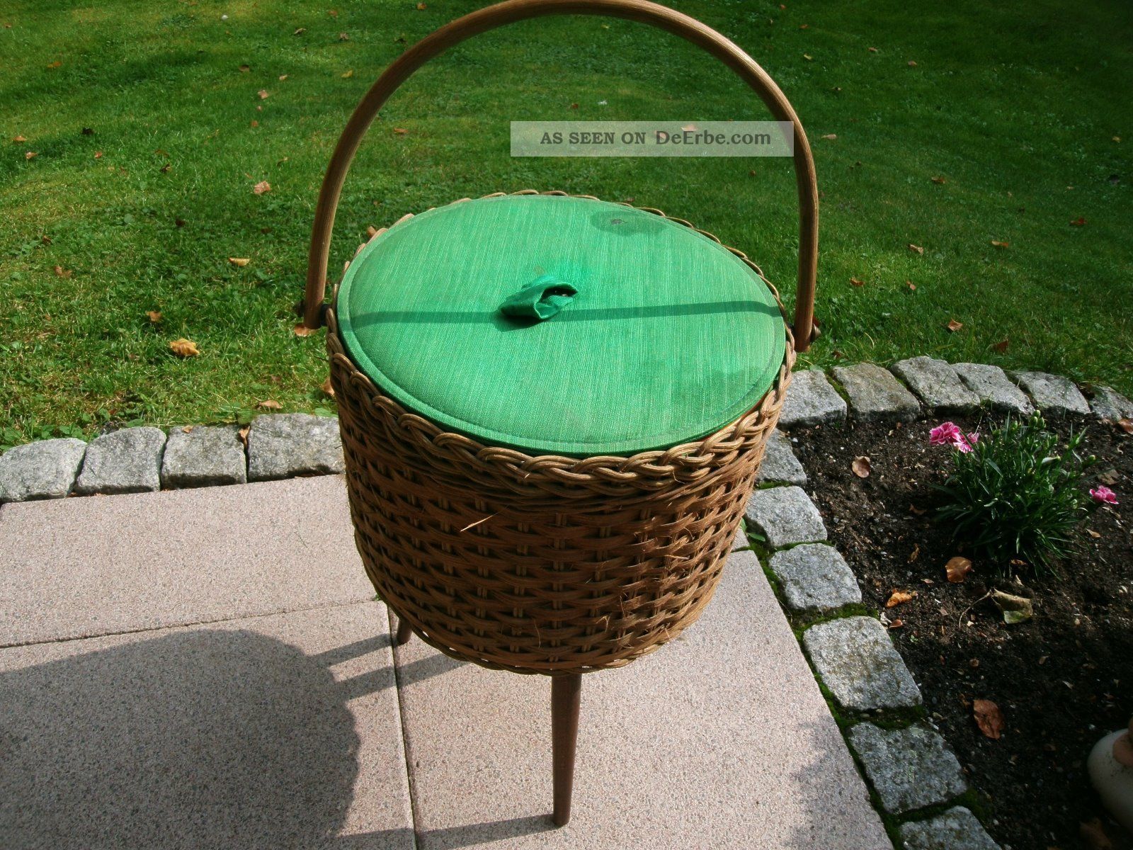 Nähkörbchen / Rattangeflecht / Standfuß / Mit Inhalt / 30cm Durchmesser Nähutensilien Bild