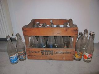 Alte Getränkekiste Mit 20 Flaschen,  Holzkiste,  Sammler,  Um 1960 Bild