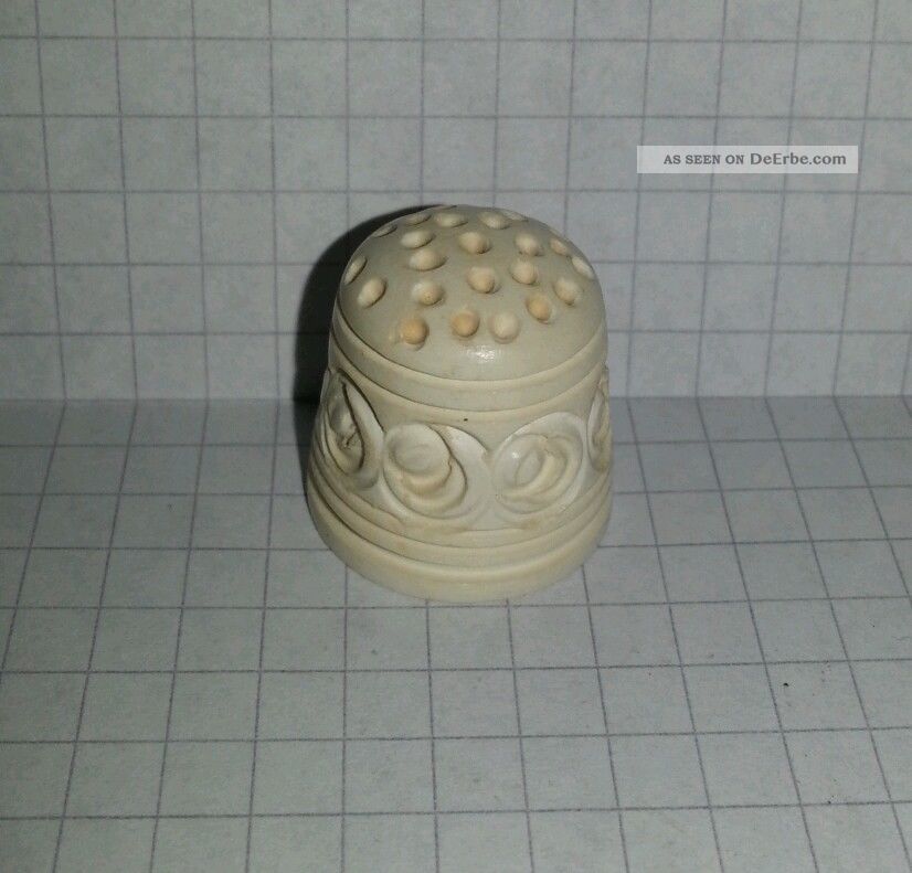 Antiker Fingerhut Knochen? Antique Thimble Ivory Sammler Aus Sammlung Top Muster Nähutensilien Bild