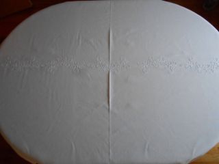 Tischdecke 280x200,  Mittelgrobes Leinen,  Weiß,  Stickerei,  Handarbeit Bild