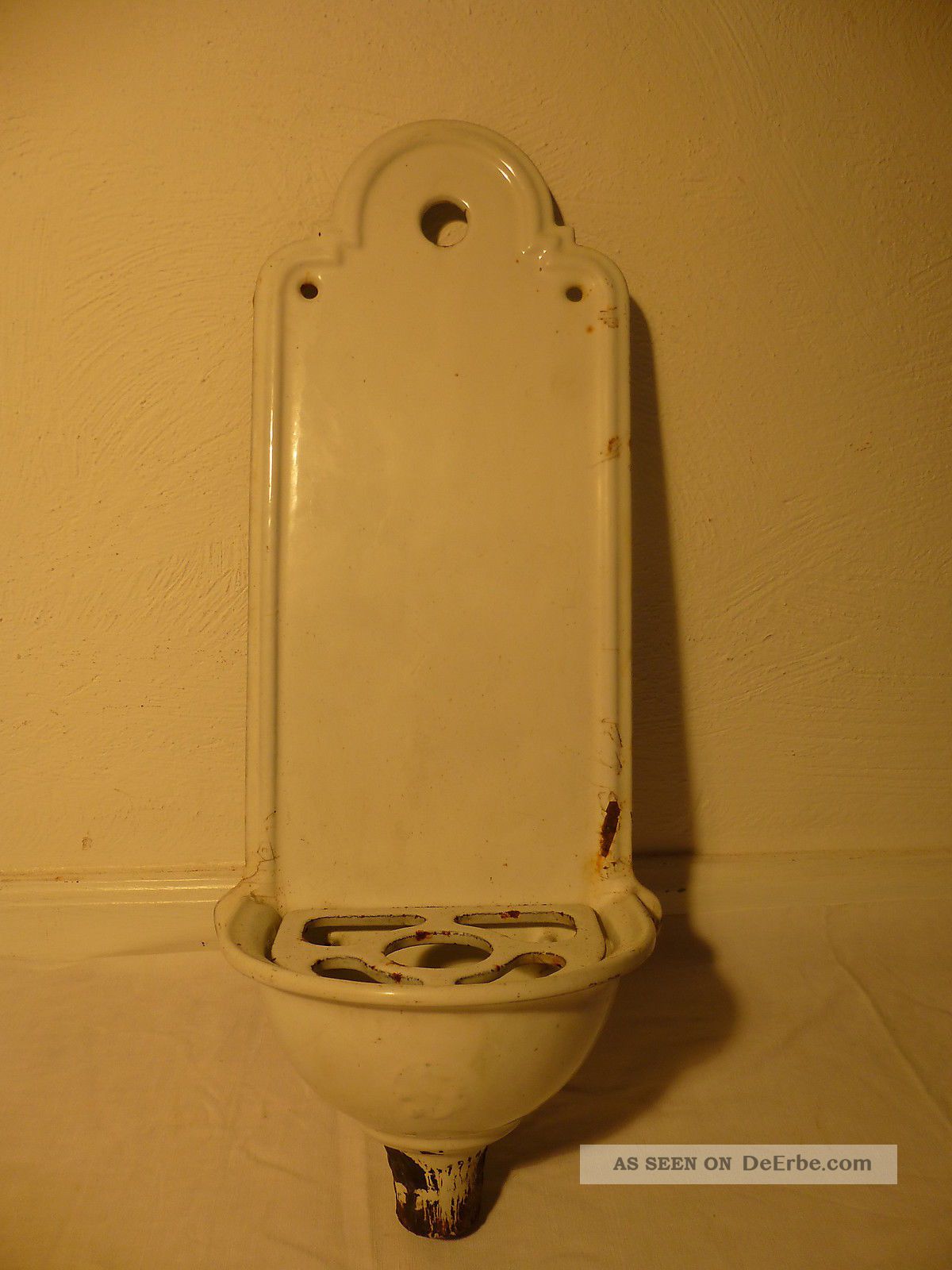 Kleines Wandwaschbecken Waschbecken Emaile Emaillebecken Gusseisen Original, vor 1960 gefertigt Bild