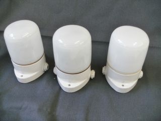 Drei Kellerlampen Deckenlampen Industrielampen Porzellan - Sockel Glasdom Bild
