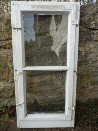 Altes Sprossenfenster - Vorsatzfenster - Vorlagefenster Mit Rahmen Bild