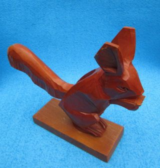 Alter Nussknacker Aus Holz Geschnitzt - Eichhörnchen Bild