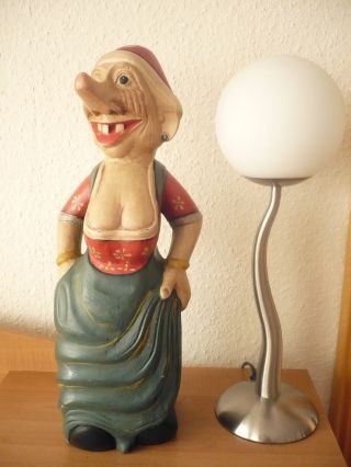 Geschnitzte Alte Holz Figur Farbig Gefasst Oma Schnitzerei 49 Cm Bild
