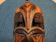 Maske Aus Kenia,  Holz - Handarbeit,  Mit 2 Kriegern Mit Pfeilspitzen,  Top - Zust Holzarbeiten Bild 3