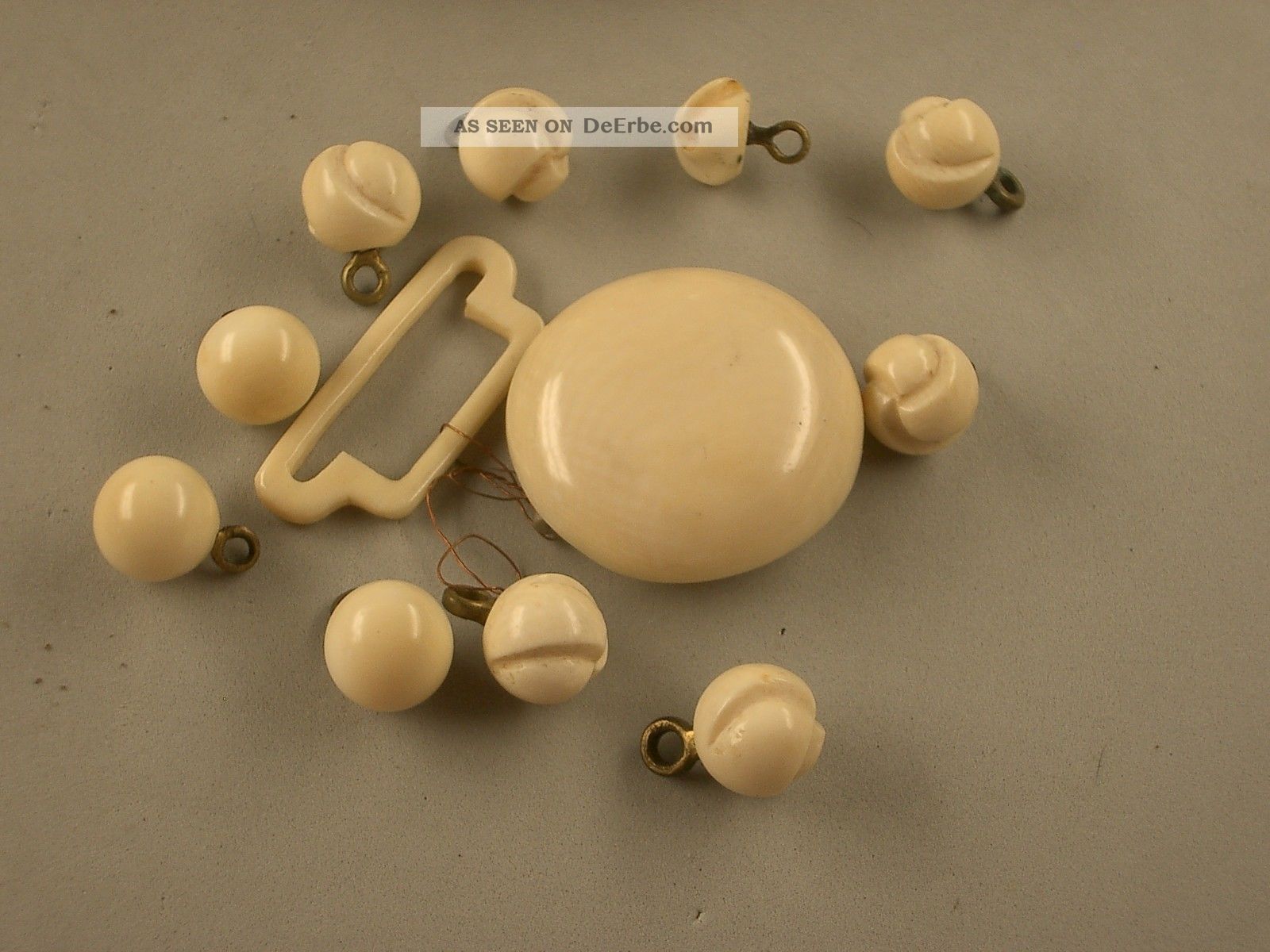 10 Antike Knöpfe Und Gürtelschließe Beinschnitzerei Wohl Erbach Jugendstil 1910 Nähutensilien Bild